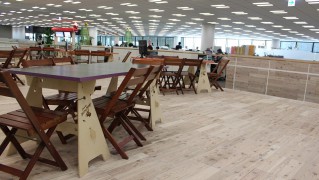 岡山間伐材を使ったオフィス家具開発　オフィスと森林をつなぐプロジェクト