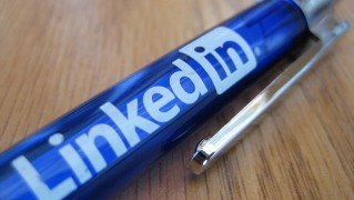 LinkedInの新サービスは、同僚や社内のスタッフのスキルセットや経歴を見える化する